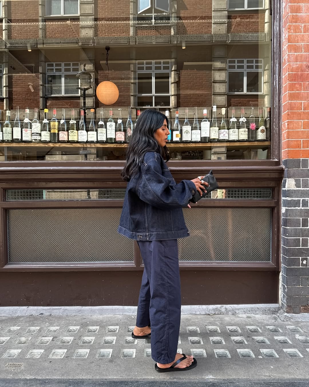 Monikh Dale wearing flip-flops.