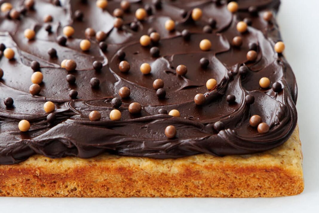 Brown-Butter-Banana-Cake-with-Chocolate-Fudge-Frosting.jpg