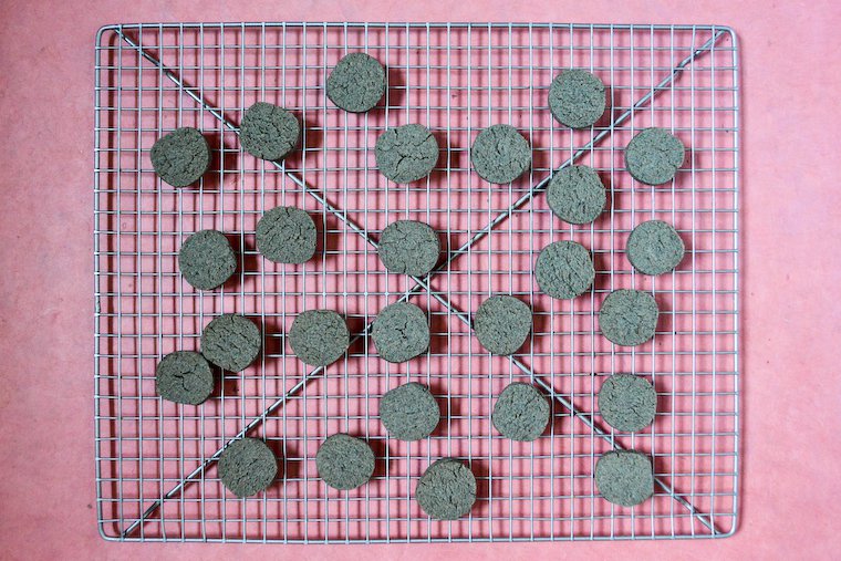 Black-Sesame-Sables-Shortbread-Recipe.jpg