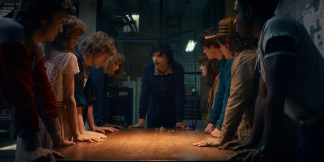 STRANGER THINGS: SEASON 5. (L to R) Joe Keery as Steve Harrington, Natalia Dyer as Nancy Wheeler, Charlie Heaton as Jonathan Byers, Maya Hawke as Robin Buckley, Finn Wolfhard as Mike Wheeler, Winona Ryder as Joyce Byers, Noah Schnapp as Will Byers, Gaten Matarazzo as Dustin Henderson, and Caleb McLaughlin as Lucas Sinclair in Stranger Things: Season 5. Cr. COURTESY OF NETFLIX © 2025